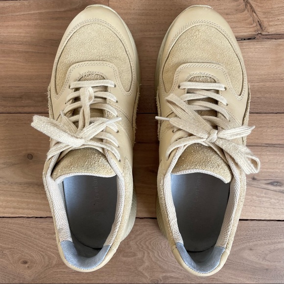 Everlane: The Trainer Sneaker in Butter - Picture 2 of 7